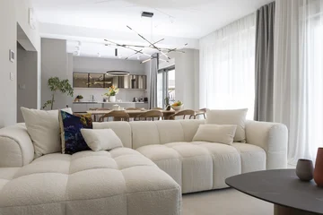 Modern 4-Bedroom Villa with Pool in Žrnovnica