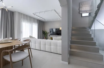 Modern 4-Bedroom Villa with Pool in Žrnovnica