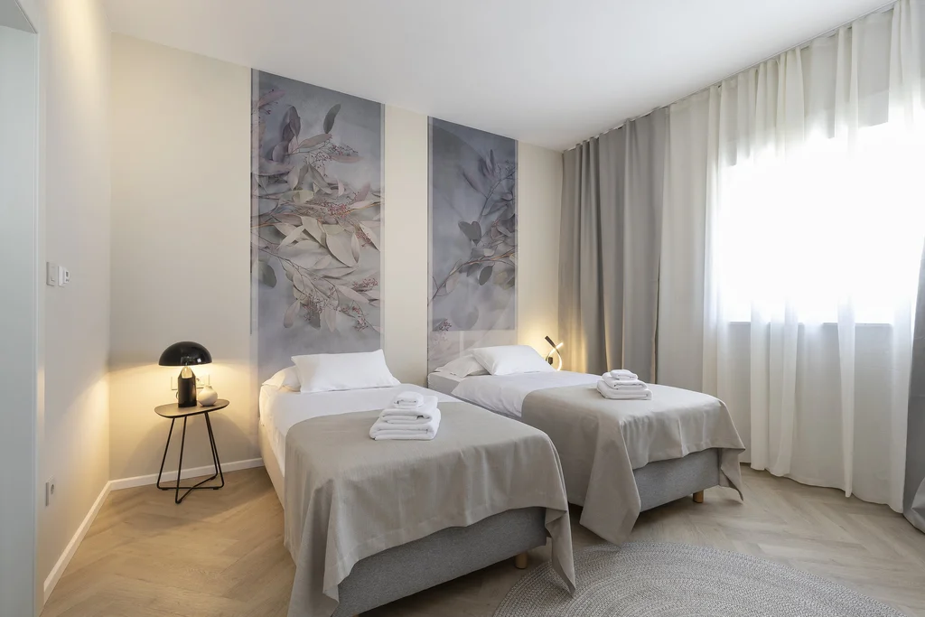 Modern 4-Bedroom Villa with Pool in Žrnovnica