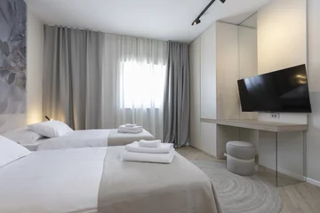 Modern 4-Bedroom Villa with Pool in Žrnovnica