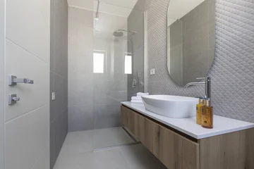 Modern 4-Bedroom Villa with Pool in Žrnovnica