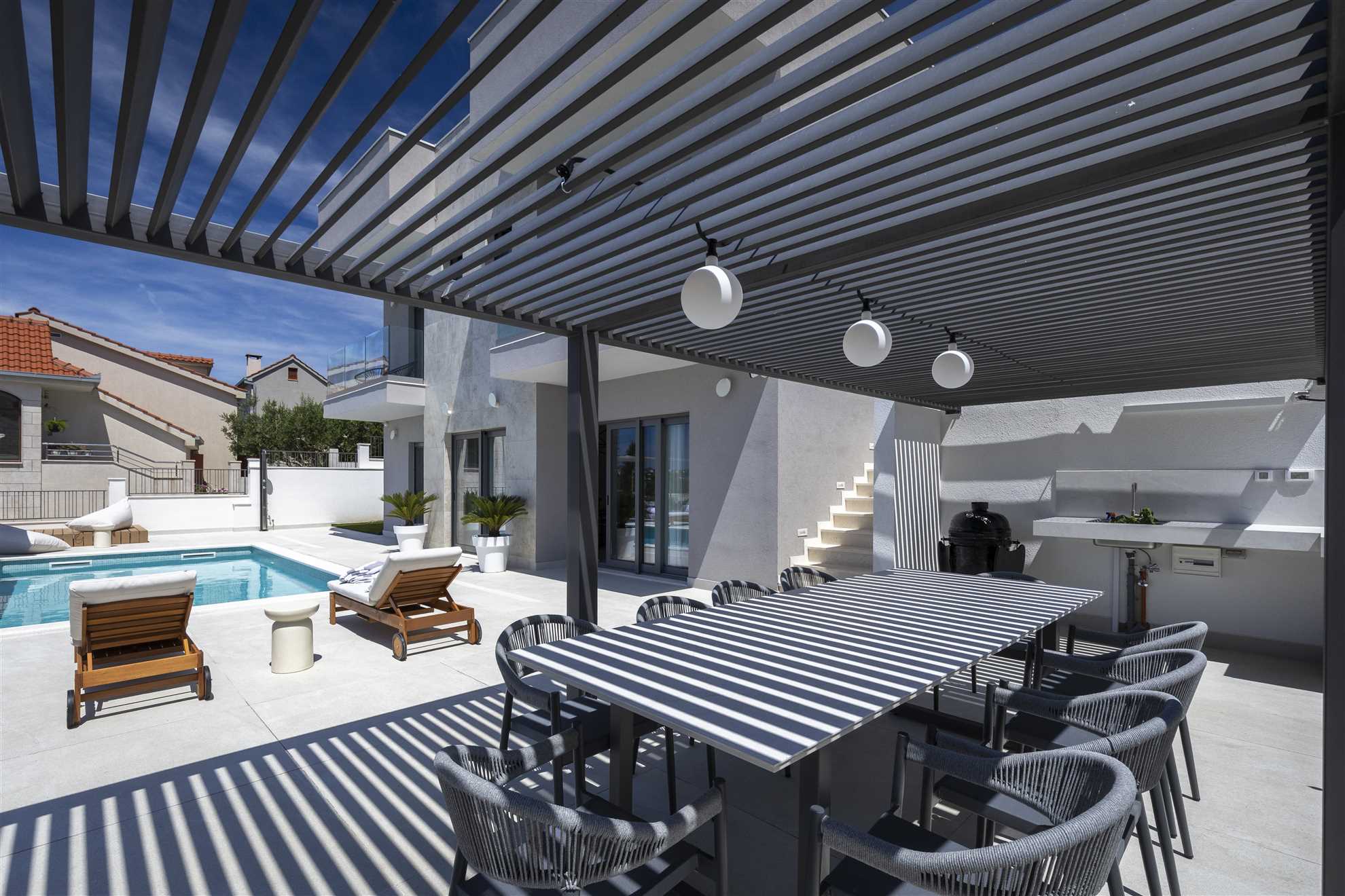 Luxury Villa Demi with Pool