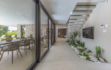 Spacious Six-Bedroom Villa Retreat Medulin