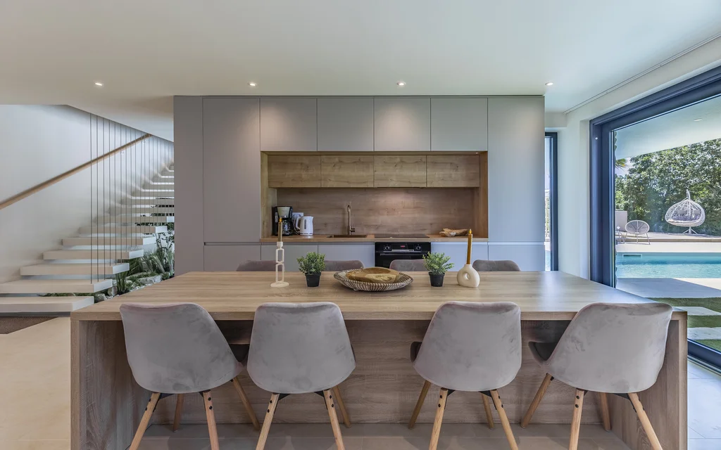 Spacious Six-Bedroom Villa Retreat Medulin