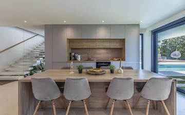 Spacious Six-Bedroom Villa Retreat Medulin