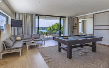 Spacious Six-Bedroom Villa Retreat Medulin