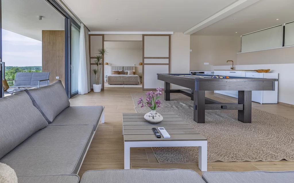 Spacious Six-Bedroom Villa Retreat Medulin