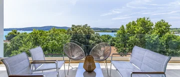 Spacious Six-Bedroom Villa Retreat Medulin