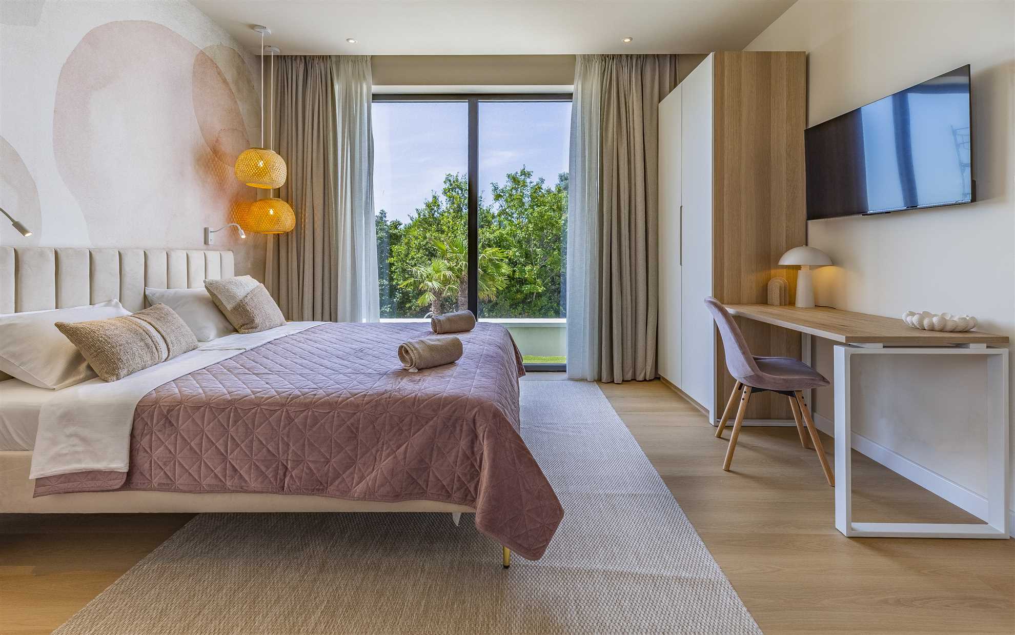 Luxury Villa Estrellis with Pool