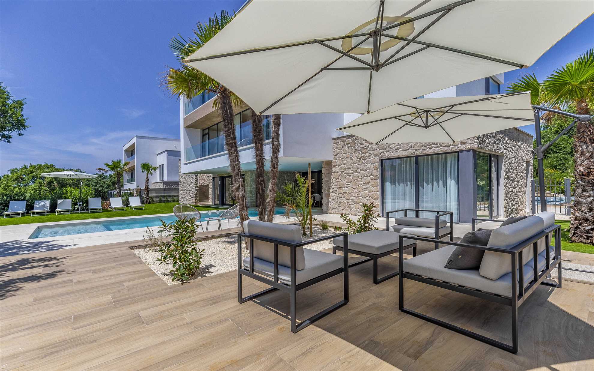 Luxury Villa Estrellis with Pool