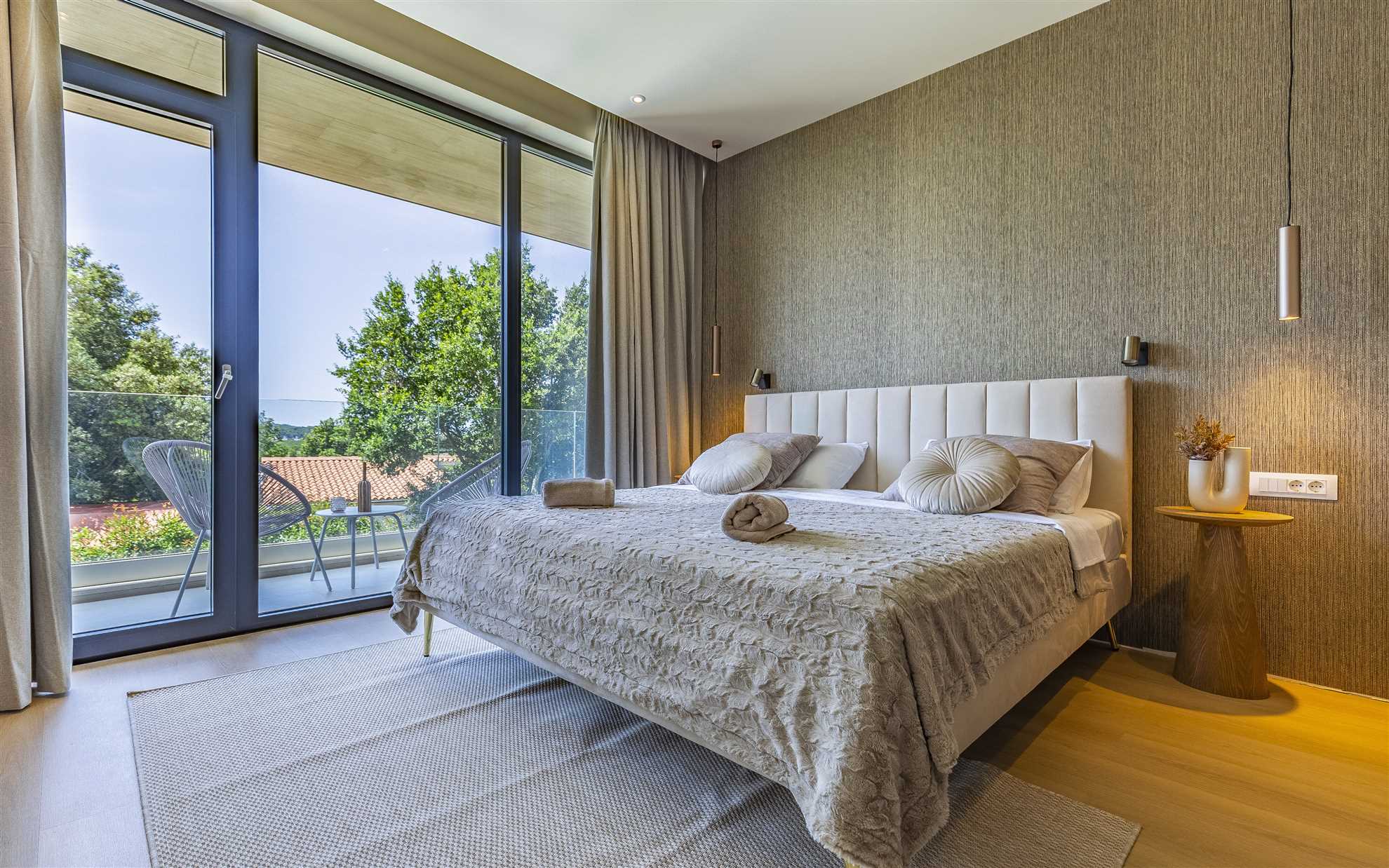 Luxury Villa Estrellis with Pool