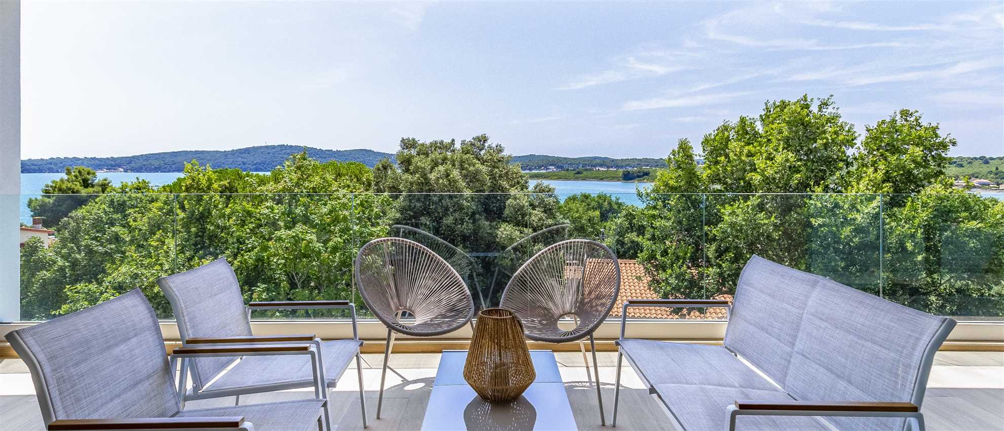 Luxury Villa Estrellis with Pool