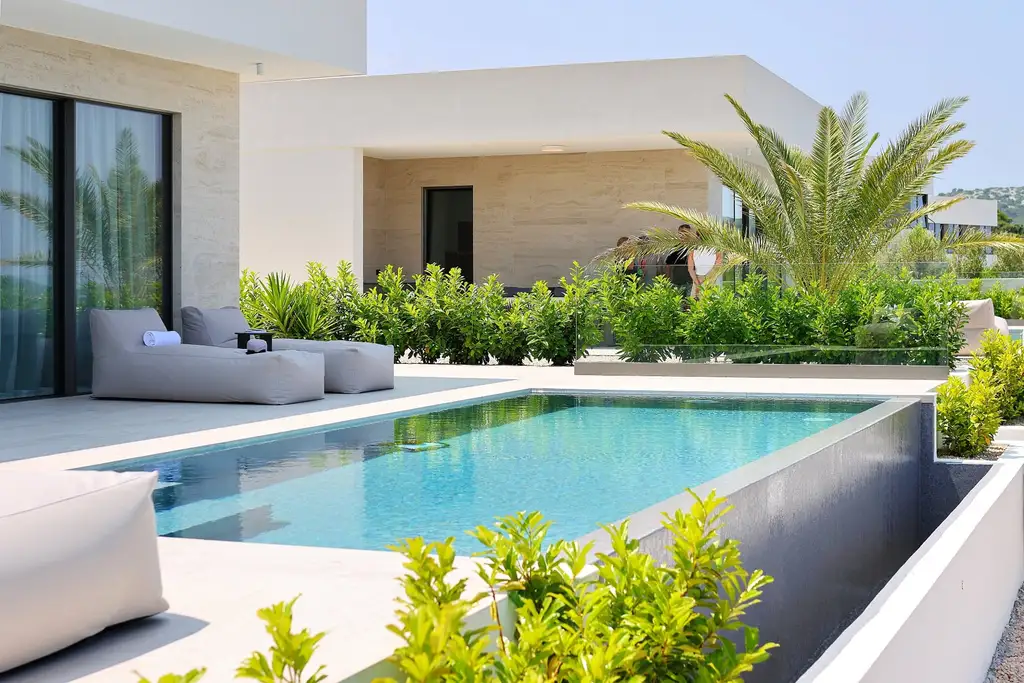 Modern Seafront Villa with Pool in Tkon
