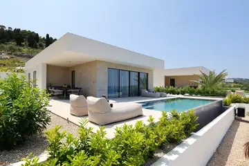 Contemporary Island Villa with Pool in Tkon