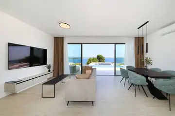 Contemporary Island Villa with Pool in Tkon