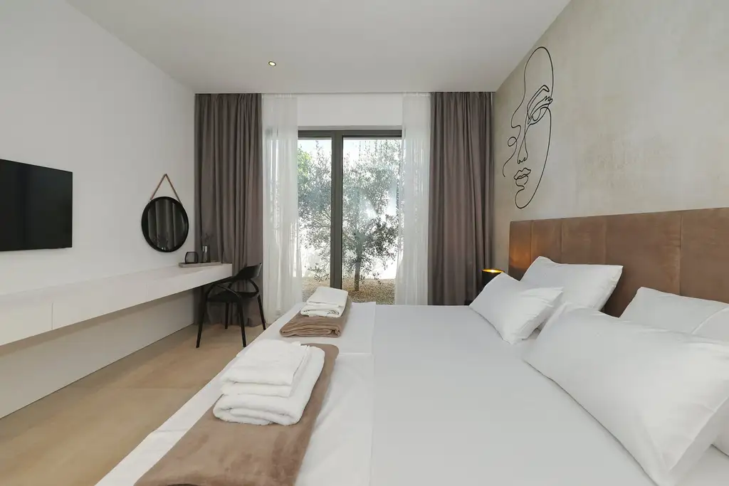 Seaside Villa Retreat with Heated Pool, Tkon