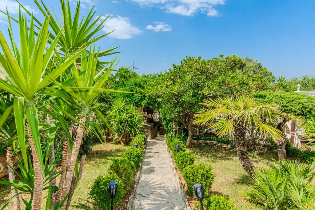 Family Villa with Pool and Sea View in Maslenica