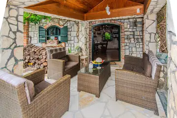 Family Villa with Pool and Sea View in Maslenica