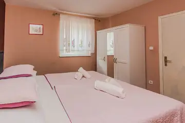 Family Villa with Pool and Sea View in Maslenica