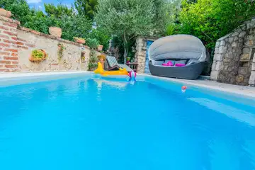 Family Villa with Pool and Sea View in Maslenica