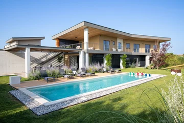 Modern Four-Bedroom Villa with Heated Pool in Vodnjan