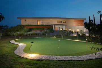 Modern Four-Bedroom Villa with Heated Pool in Vodnjan