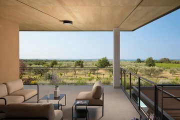 Modern Four-Bedroom Villa with Heated Pool in Vodnjan