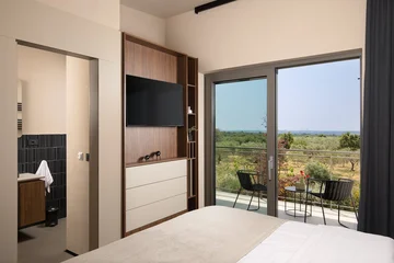 Modern Four-Bedroom Villa with Heated Pool in Vodnjan