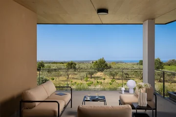 Modern Four-Bedroom Villa with Heated Pool in Vodnjan