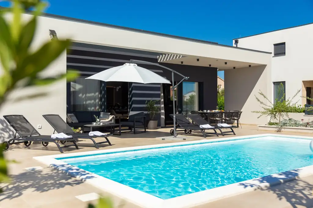 Modern Villa with Heated Pool in Vodice
