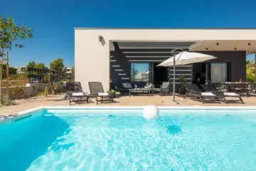 Modern Villa with Heated Pool in Vodice