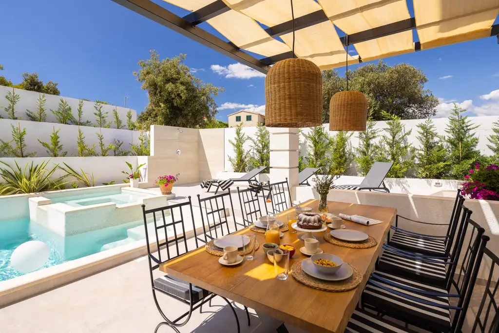 Coastal Villa Retreat with Pool in Ražanj