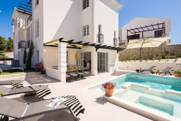 Coastal Villa Retreat with Pool in Ražanj