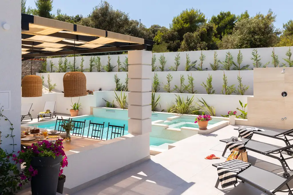 Coastal Villa Retreat with Pool in Ražanj