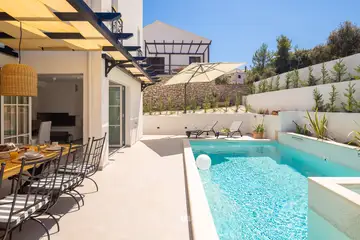 Coastal Villa Retreat with Pool in Ražanj