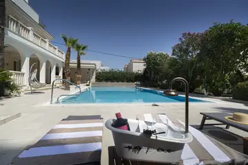 Modern Six-Bedroom Villa in Kaštel Lukšić