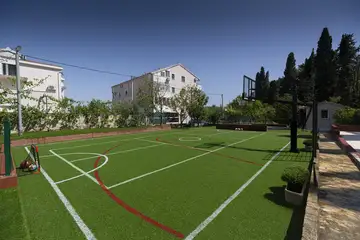 Modern Six-Bedroom Villa in Kaštel Lukšić