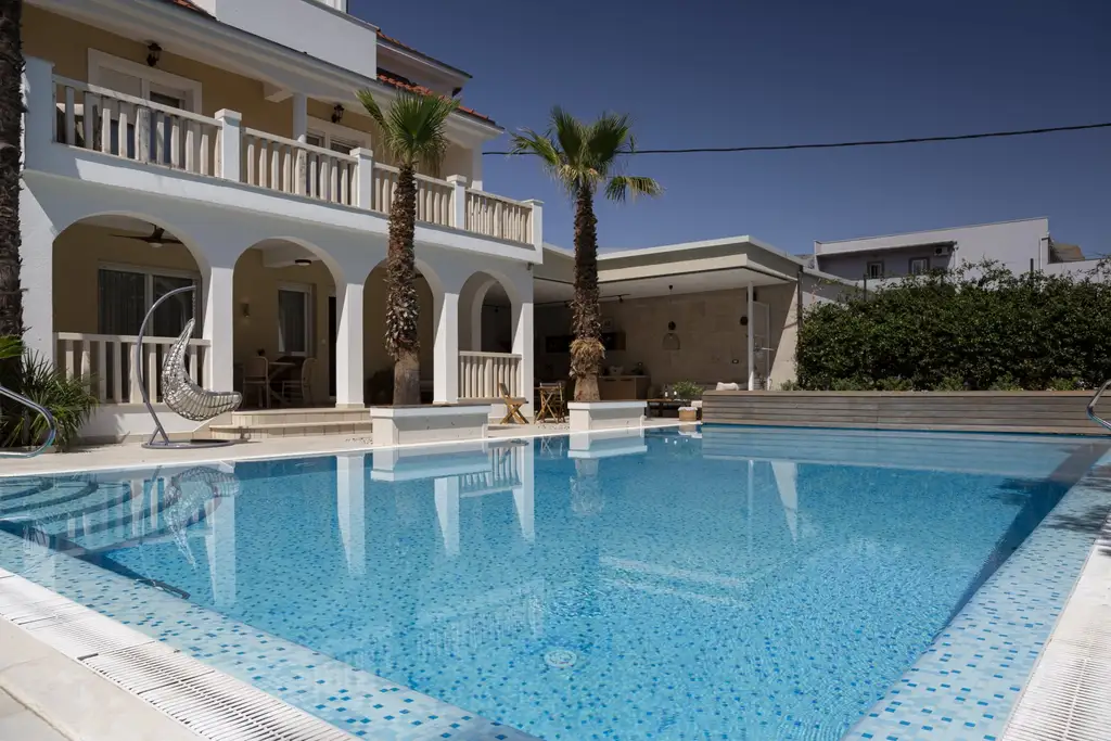 Modern Six-Bedroom Villa in Kaštel Lukšić