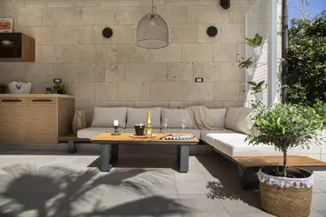 Modern Six-Bedroom Villa in Kaštel Lukšić