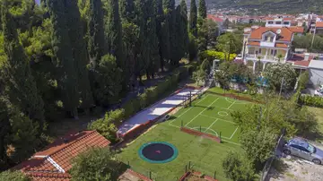 Modern Six-Bedroom Villa in Kaštel Lukšić