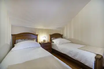 Modern Six-Bedroom Villa in Kaštel Lukšić