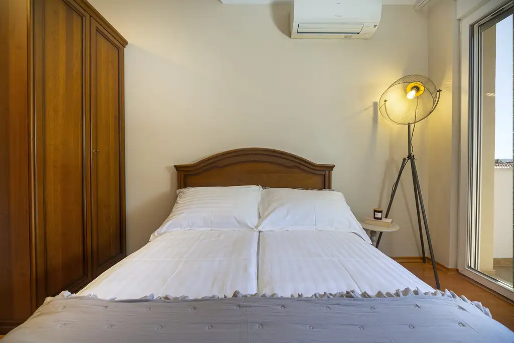 Modern Six-Bedroom Villa in Kaštel Lukšić