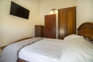 Modern Six-Bedroom Villa in Kaštel Lukšić