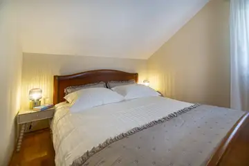 Modern Six-Bedroom Villa in Kaštel Lukšić