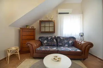 Modern Six-Bedroom Villa in Kaštel Lukšić