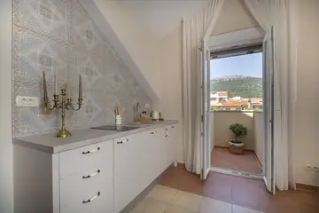 Modern Six-Bedroom Villa in Kaštel Lukšić