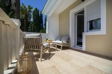 Modern Six-Bedroom Villa in Kaštel Lukšić