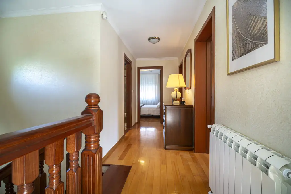 Modern Six-Bedroom Villa in Kaštel Lukšić