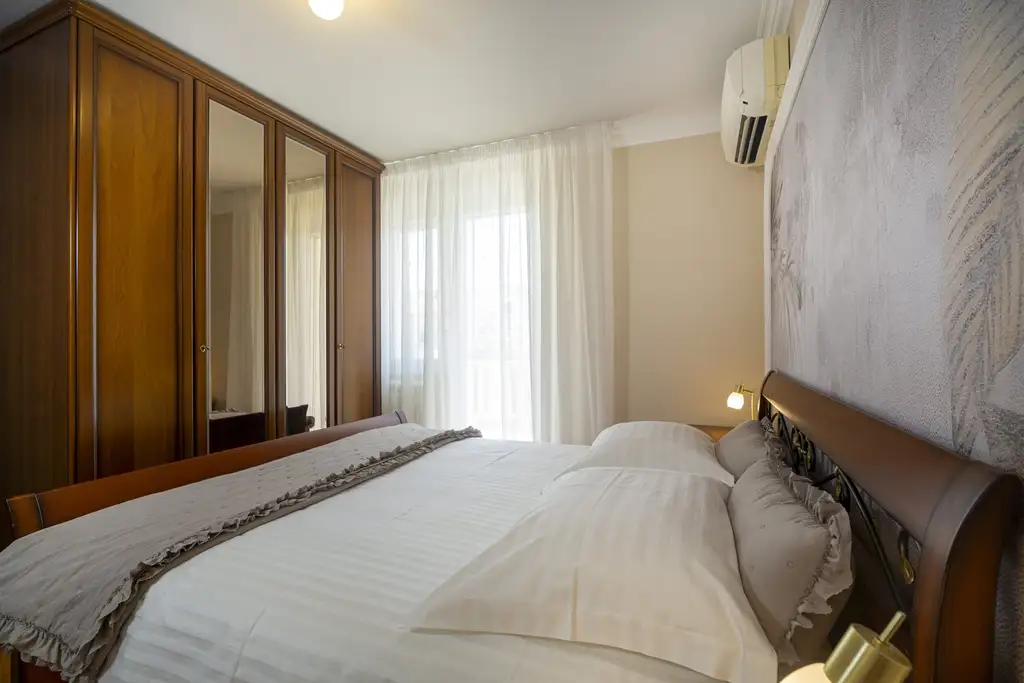 Modern Six-Bedroom Villa in Kaštel Lukšić