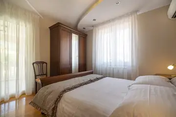 Modern Six-Bedroom Villa in Kaštel Lukšić